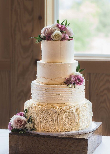 Virginia's best custom wedding cakes, farm to table dessert table & dessert grazing table  | luray, charlottesville, loudoun county, culpeper, harrisonburg, northern virginia 