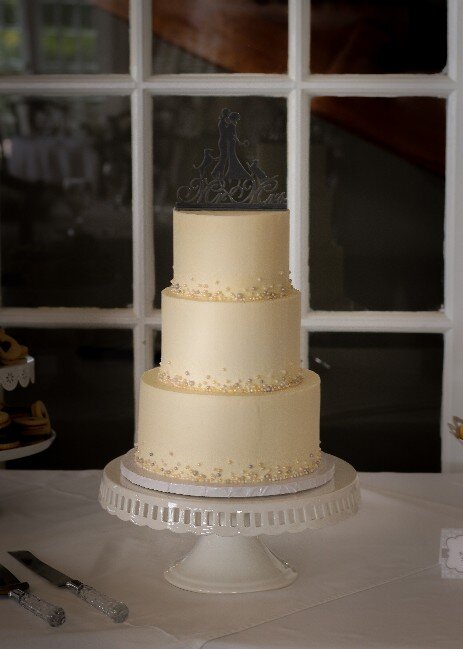 Virginia's best custom wedding cakes, farm to table dessert table & dessert grazing table  | luray, charlottesville, loudoun county, culpeper, harrisonburg, northern virginia 